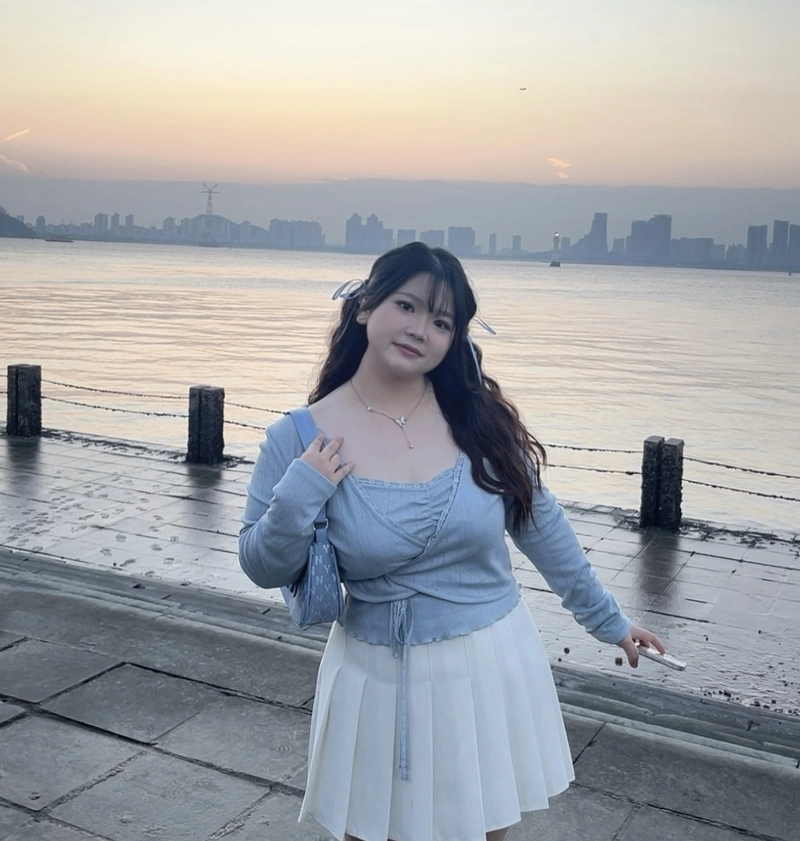 Soft aesthetic fat girl dp calm dreamy vibe