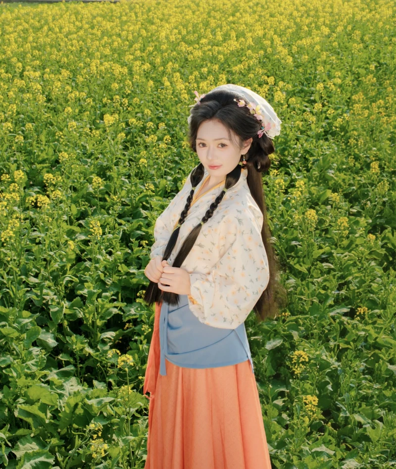 Soft earthy tones village girls dp with simple aesthetic feel