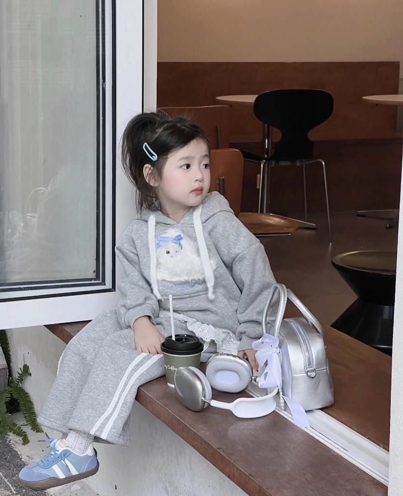 Soft glam glow stylish baby girl dp cute aesthetic look
