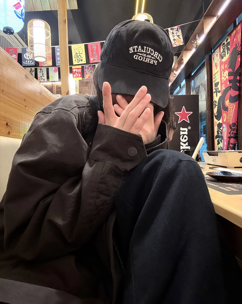 Soft gloomy vibe mood off dp girl pic with sad aura