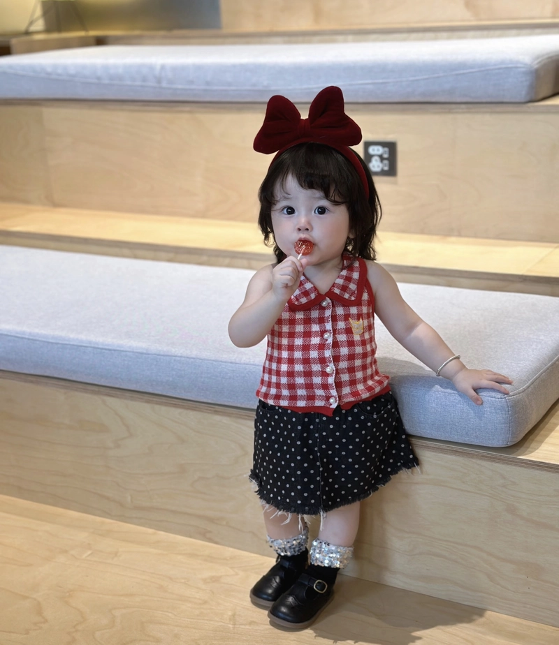 Soft luxe aesthetic stylish baby girl dp glowing little princess