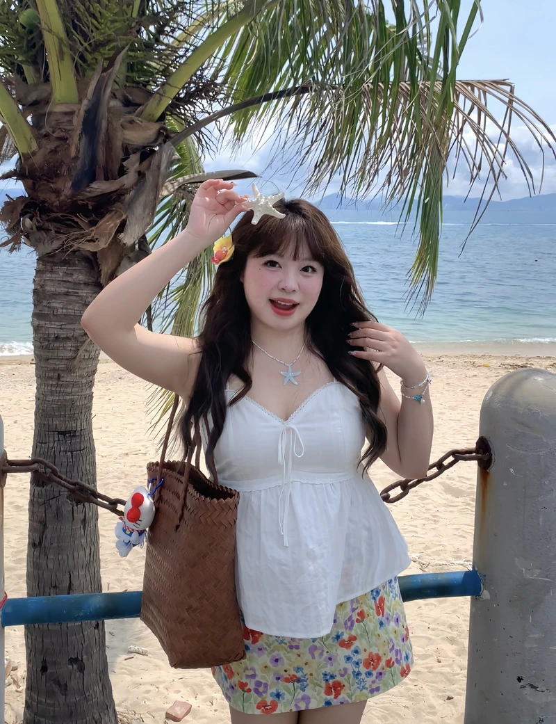 Soft pastel fat girl dp girly dreamy look