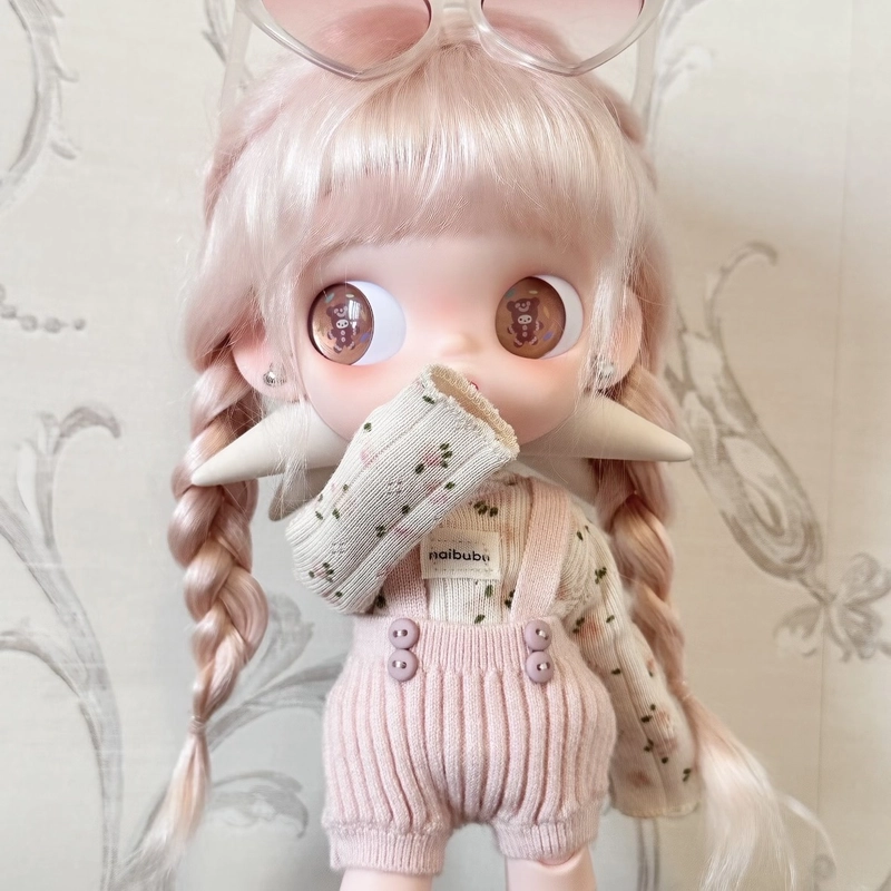 Soft shadow aesthetic in girls doll dp visual style