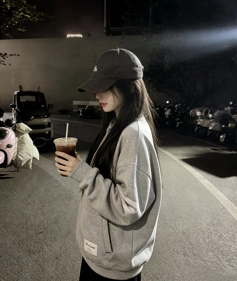 Sporty urban vibe with edgy trendy style cap girl dp image