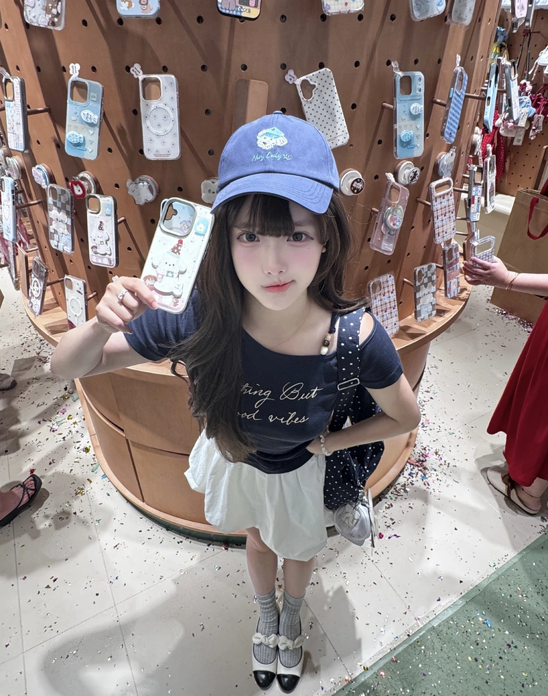 Street queen cap stylish cap girl dp confident fashion vibe