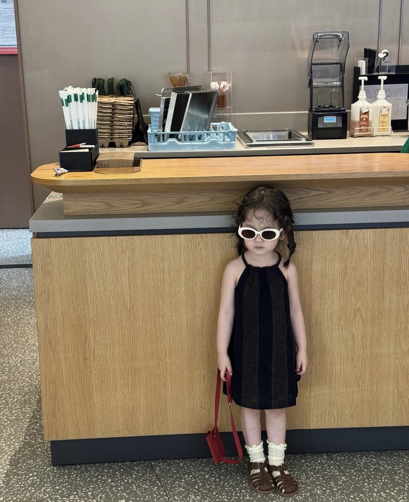 Tiny smile baby girl dp pic soft cute vibe