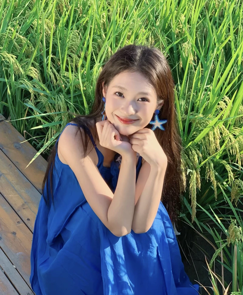 Traditional rural vibe with peaceful look village girls dp