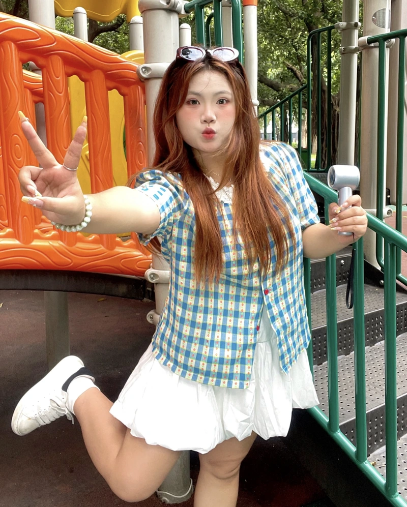 Trendy fashion fat girl dp modern plus style look