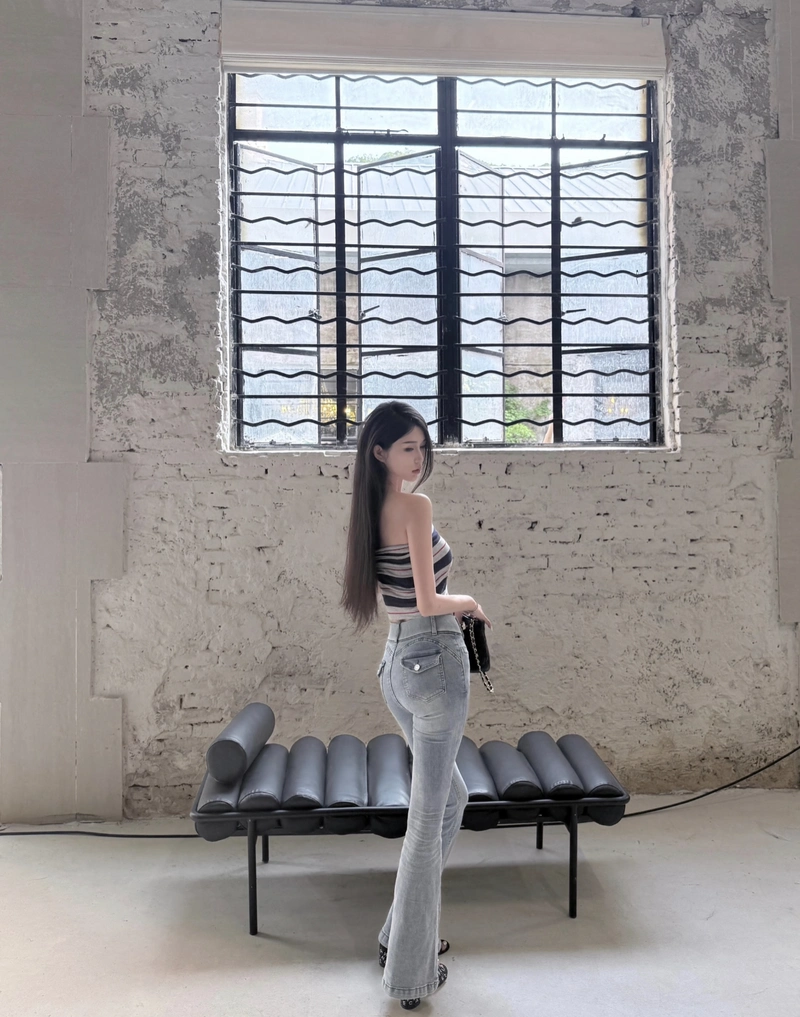 Trendy jeans top stylish girl dp confident chic look