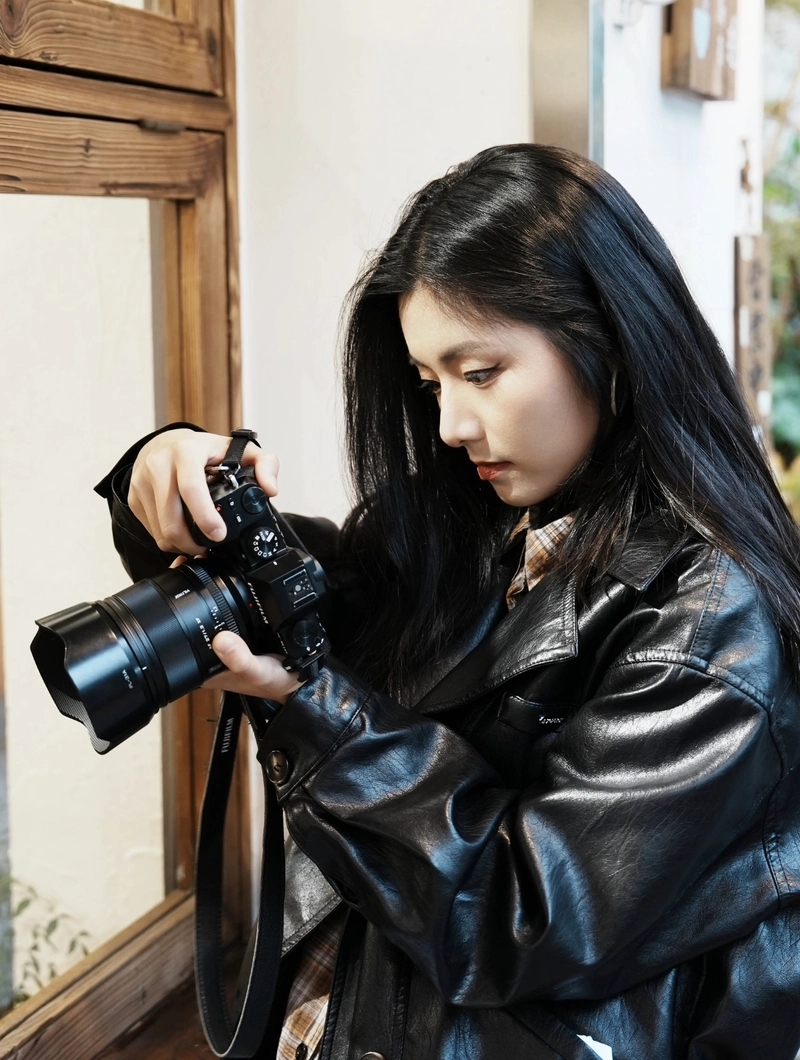 Urban street with trendy vibe girls dp with camera aesthetic_