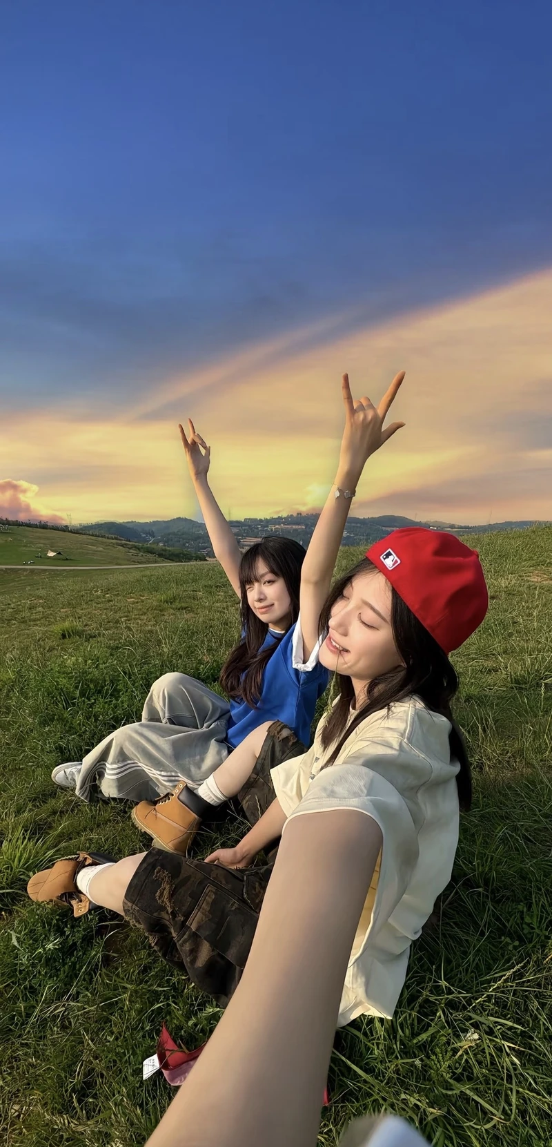 Urban vibe girls dp wallpaper cool city aesthetic