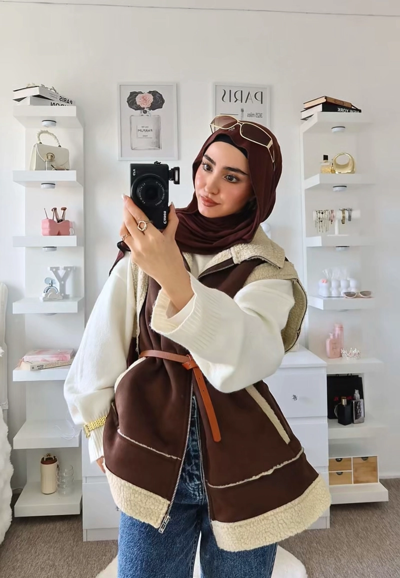 Warm gentle vibe islamic girl dp for whatsapp peaceful look