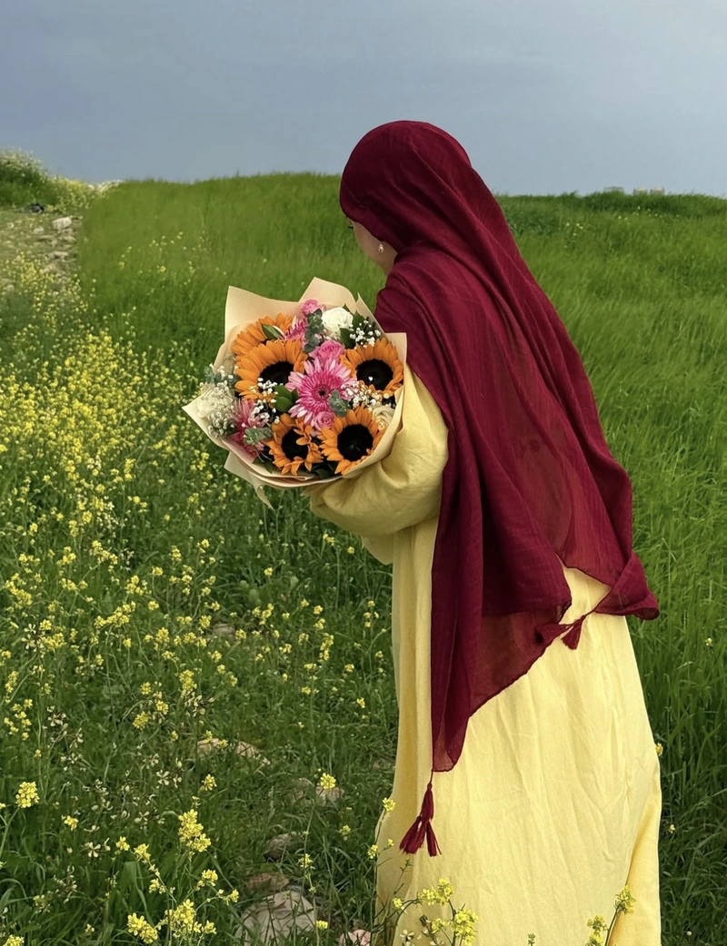 dreamy night vibe with quiet prayer ramzan girls dp