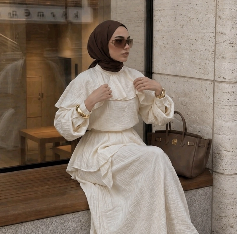 minimal spiritual style with serene feel ramzan girls dp