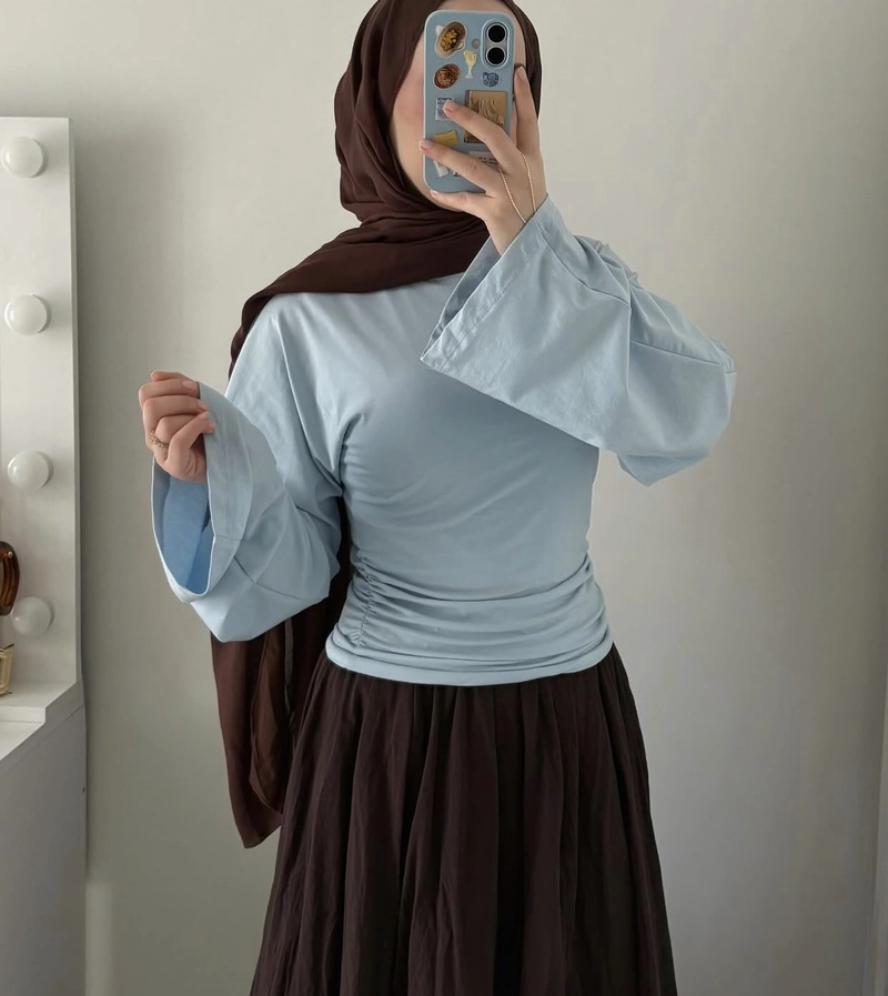 quiet reflection vibe with soft light ramzan girls dp