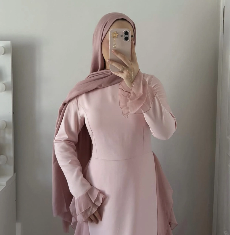 soft dreamy spiritual feel with calm aura ramzan girls dp