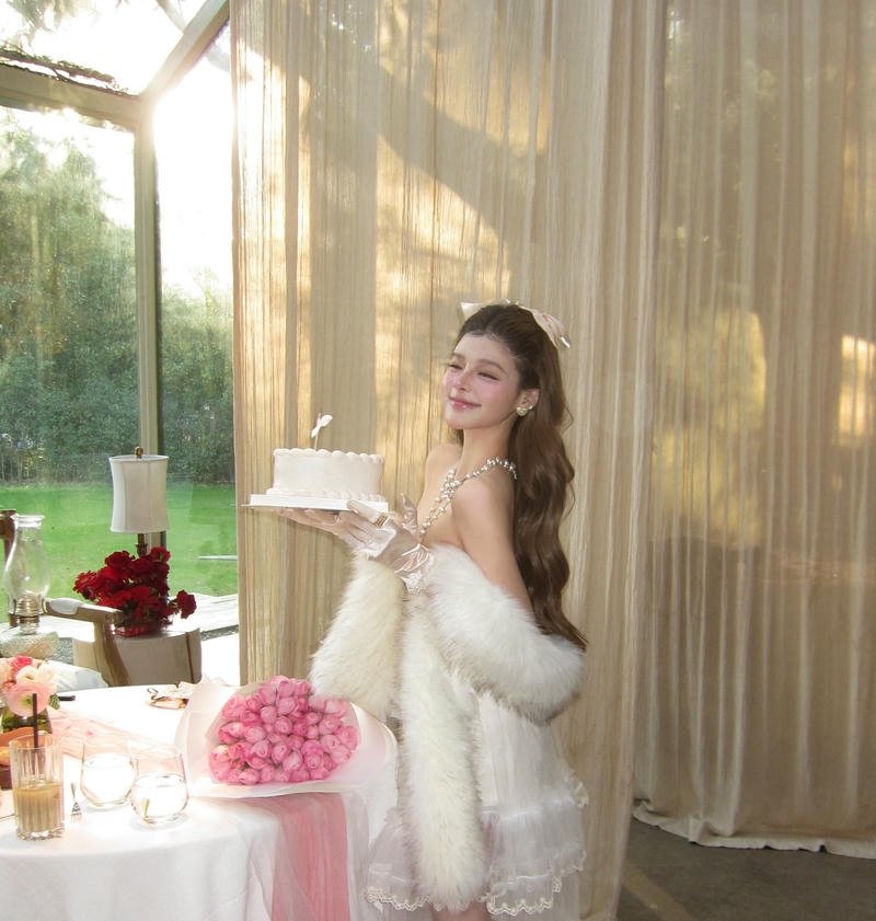 Birthday queen aesthetic birthday girl dp with pink vibes