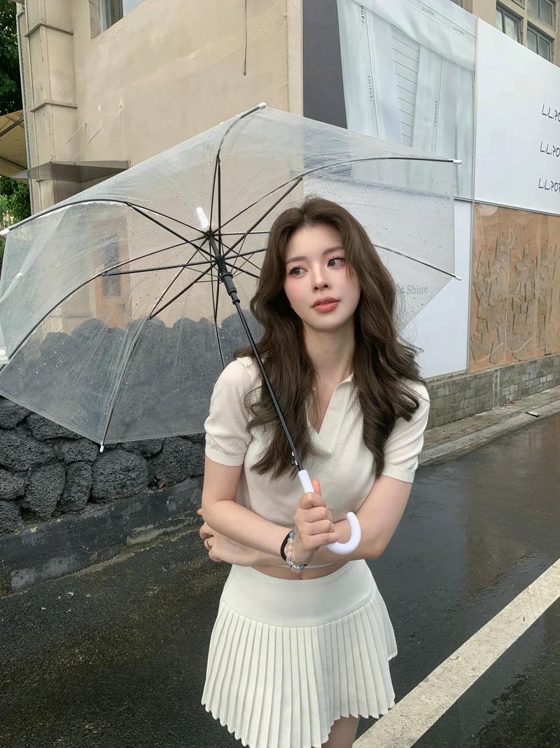 Blue cloud vibes monsoon dp for girl with soft glow