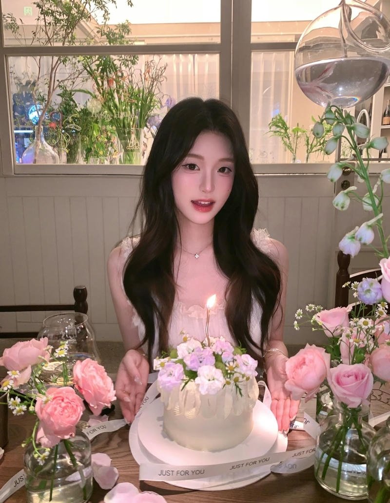 Cute confetti vibes birthday girl dp for instagram girls