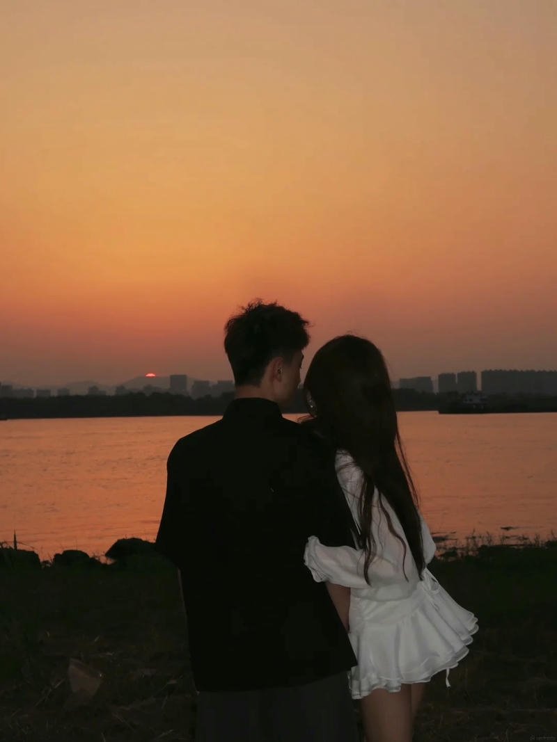 Cute friendship themes girls and boys dp for instagram