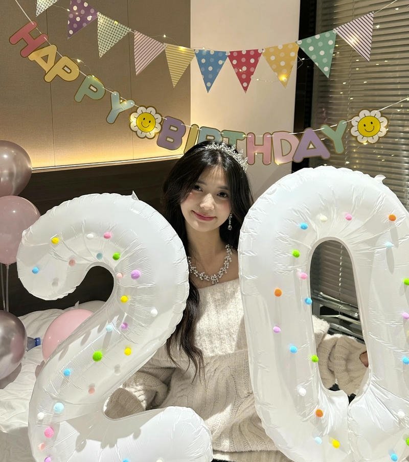 Cute party night birthday girl dp with glowing effects