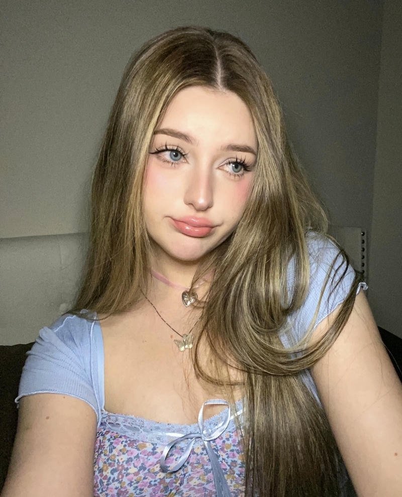 Cute sporty vibe american girls dp for instagram profiles
