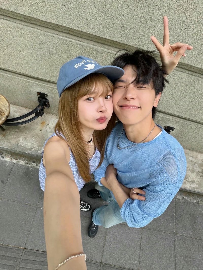 Dreamy soft lighting girls and boys dp inspiration vibes