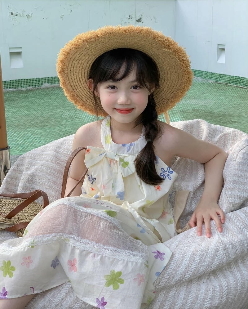 Mini fashion vibe small girl dp with korean aesthetics