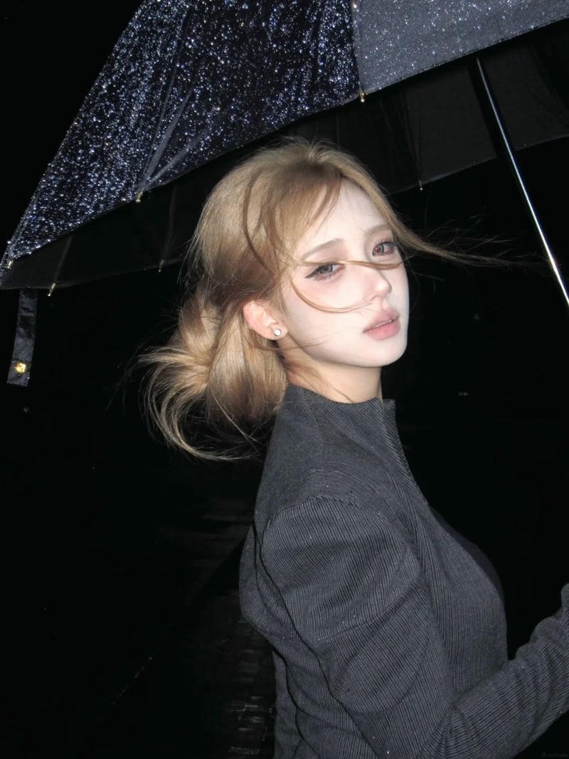 Sky drizzle vibes monsoon dp for girl soft inspiration