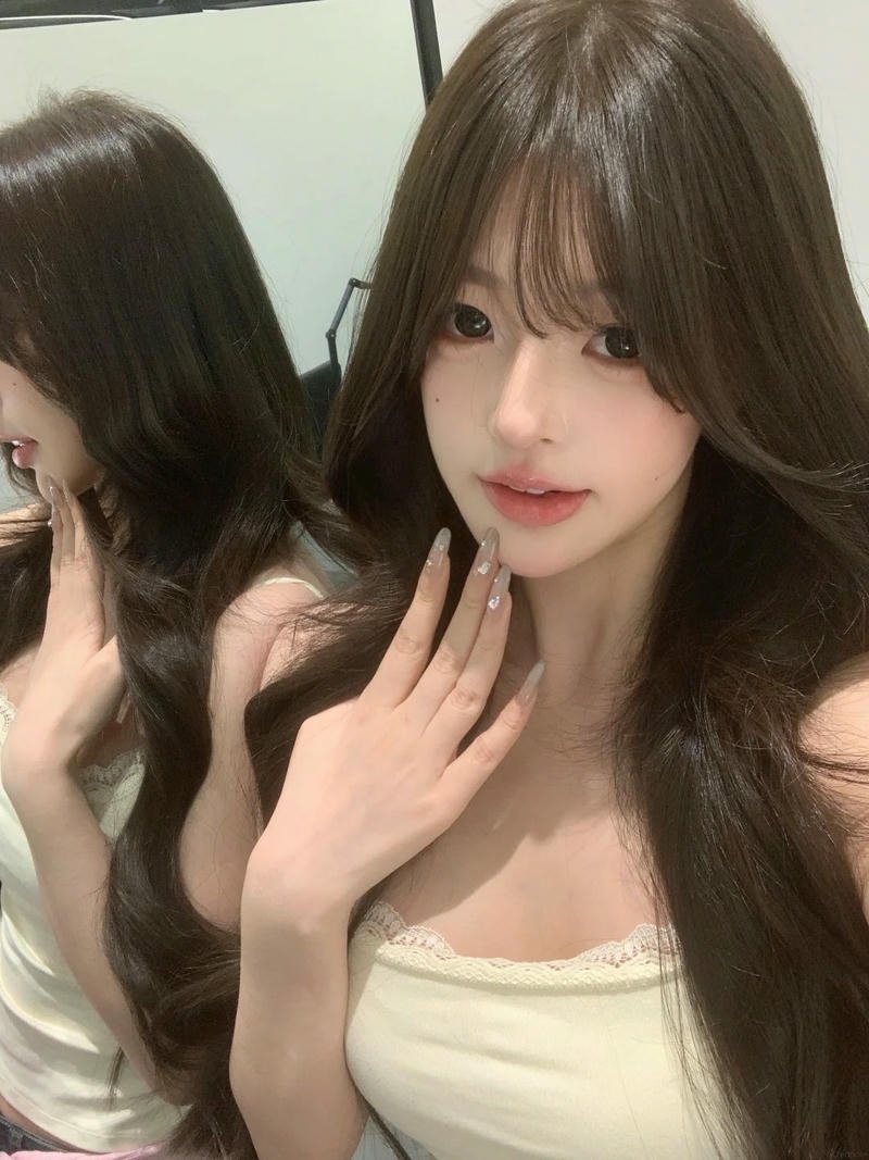 Soft angel style girl dp for classy instagram aesthetics