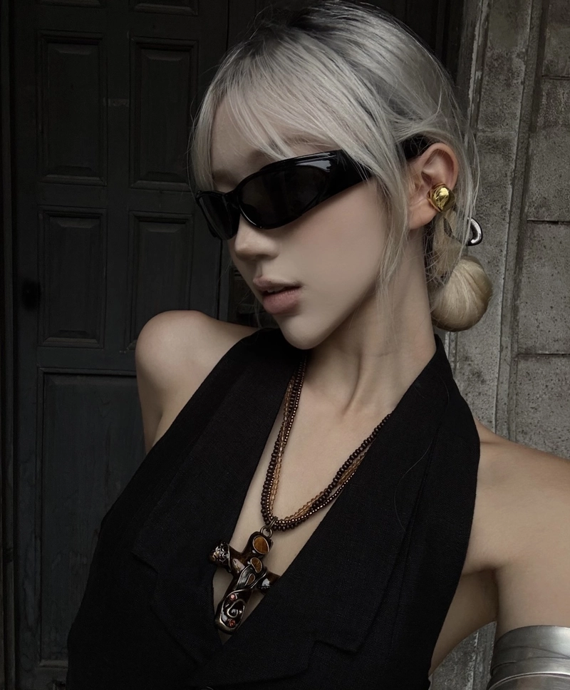 aesthetic profile ideas using fashion girl dp