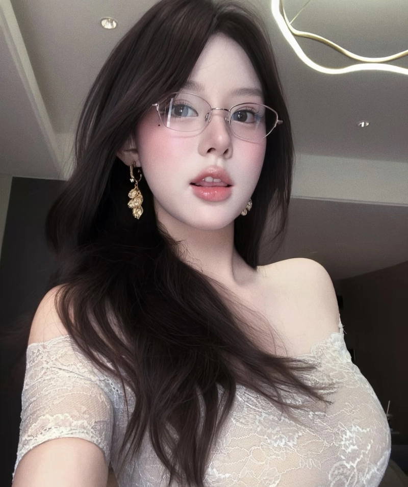 aesthetic real dp for girls in soft natural light
