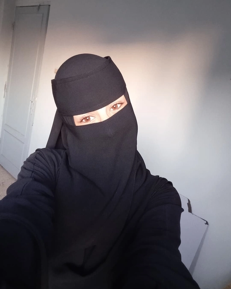 amazing portrait photography of burkha girl dp style