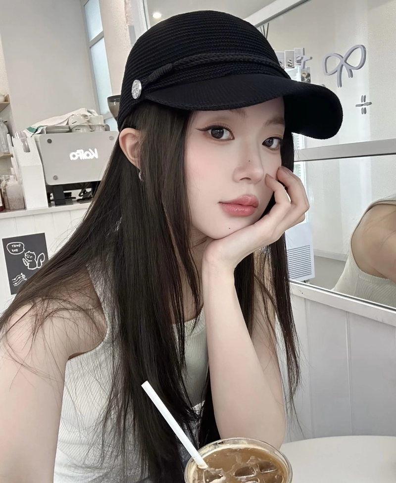 awesome profile dp for girls with modern fashion energy