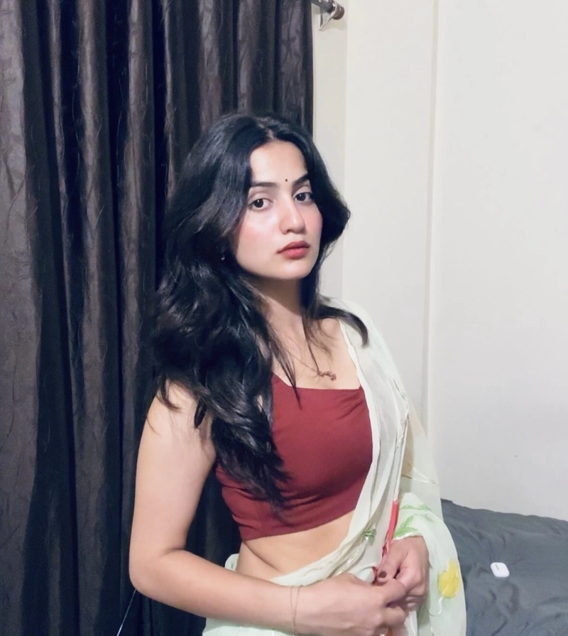 beautiful heritage inspired looks through punjabi girl pic for dp