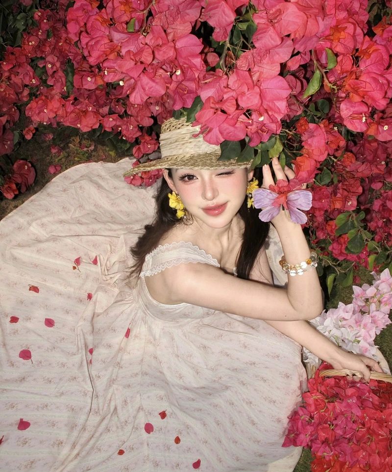beautiful new whatsapp dp girl with unique visual appeal