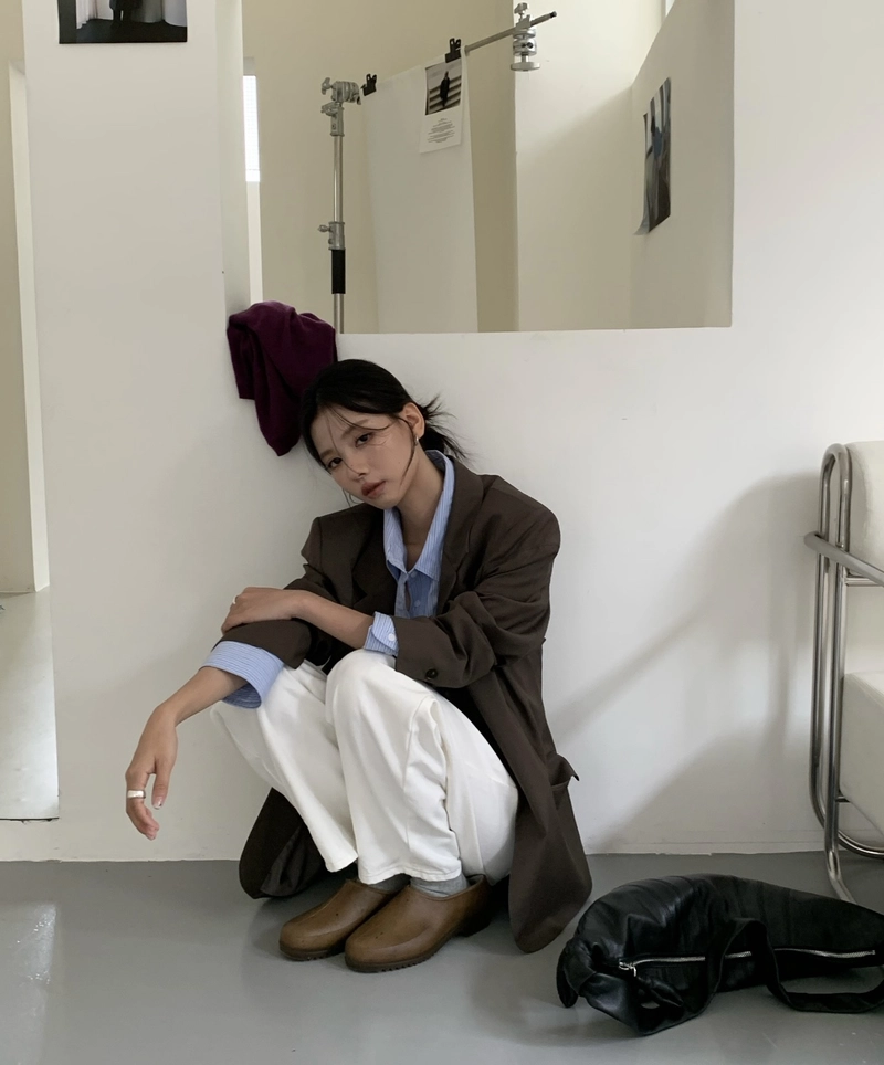 boss lady vibes through a stylish suit dp girl