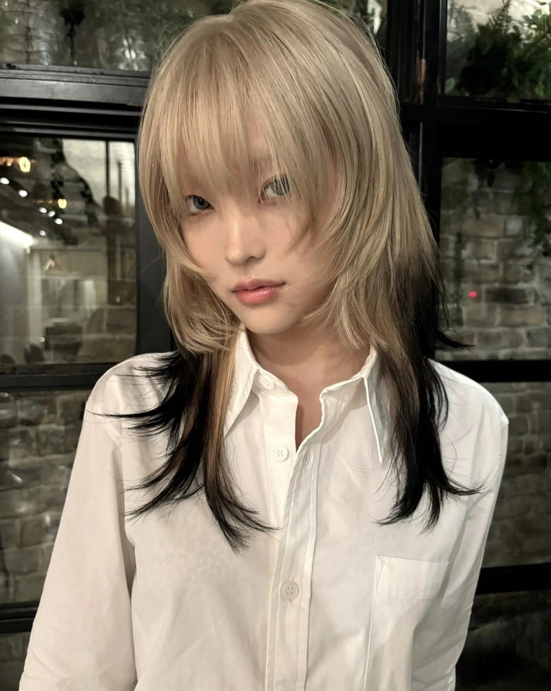 bright personality with hair style dp for girl inspiration