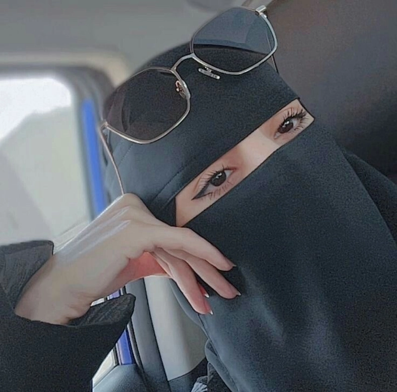 burkha girl dp featuring soft beauty and elegance