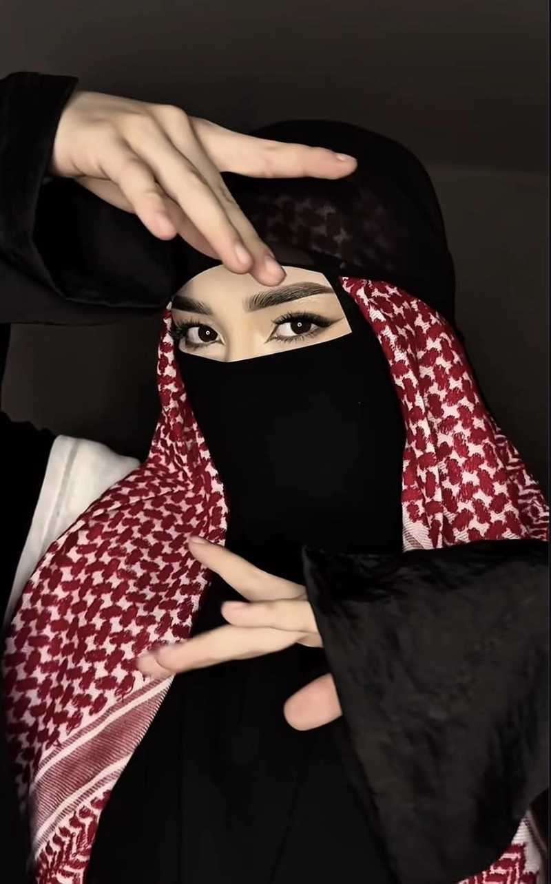 burkha girl dp for girls loving simple fashion
