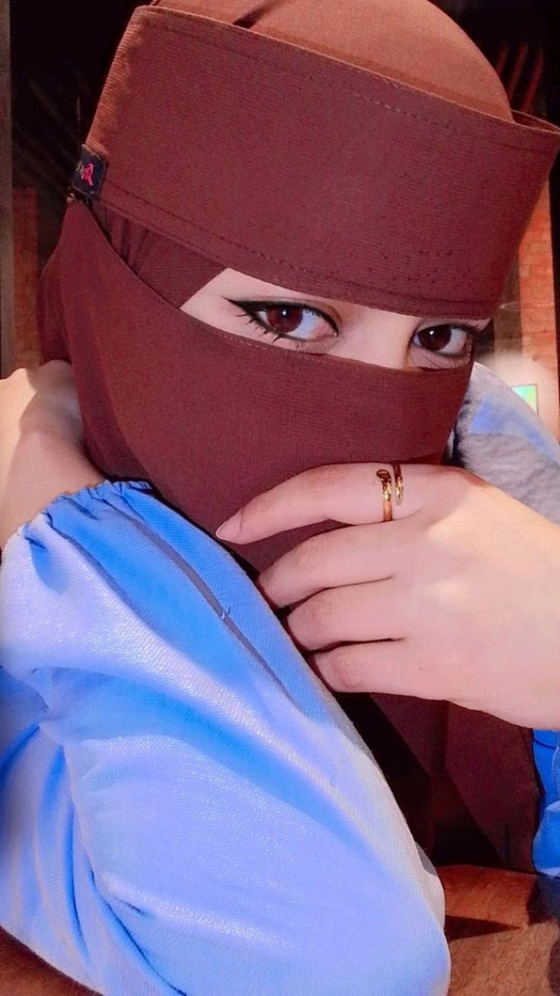 burkha girl dp with trendy fashion inspired vibes