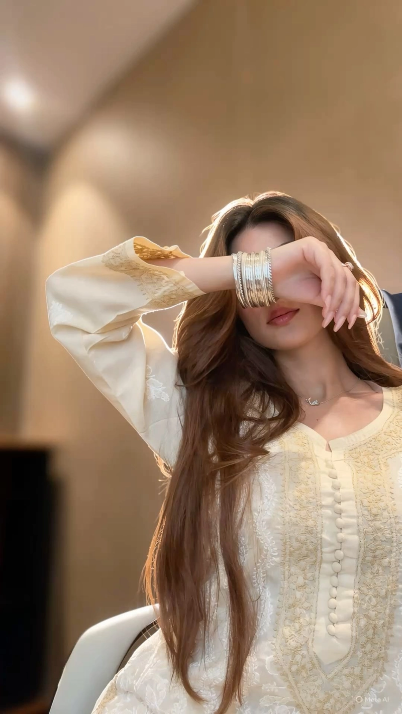captivating beauty reflected through girls ki dp