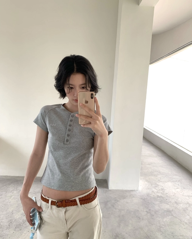 captivating portrait moments reflected in iphone girl dp