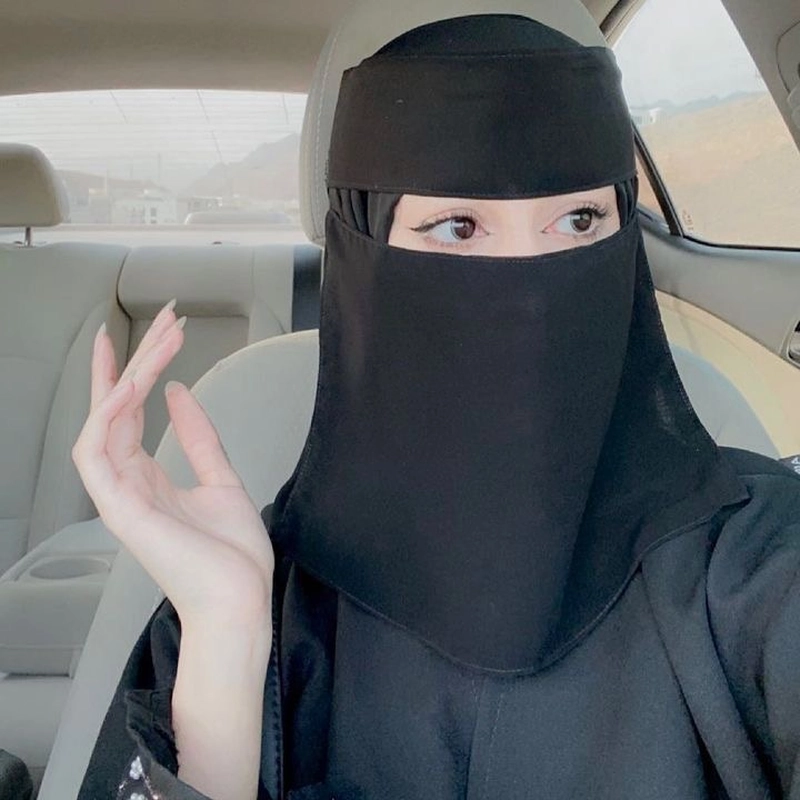 charming beauty in aesthetic burkha girl dp photo