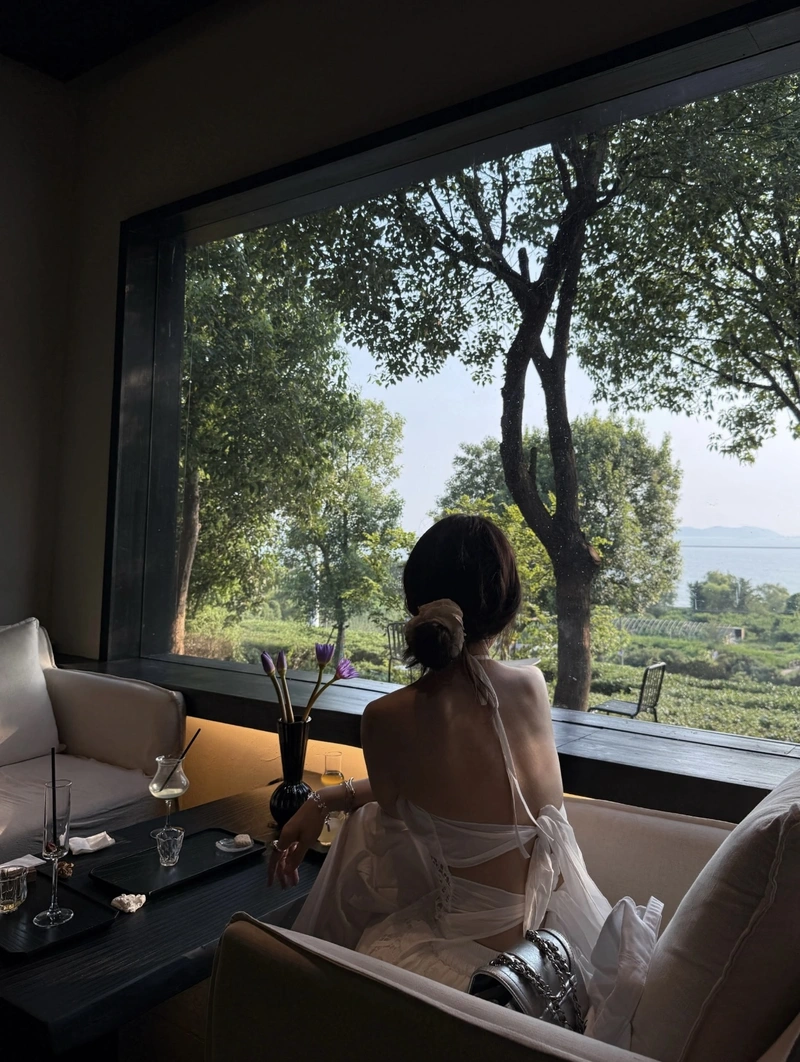 charming outdoor photography with back pic of girl for dp