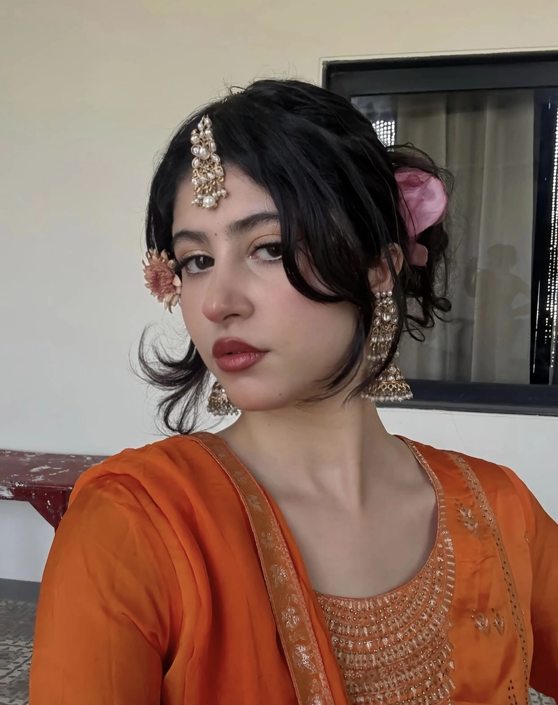 charming punjabi fashion moments with punjabi girl pic for dp