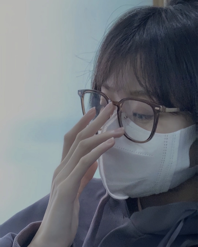 charming visual appeal found in girls hand dp