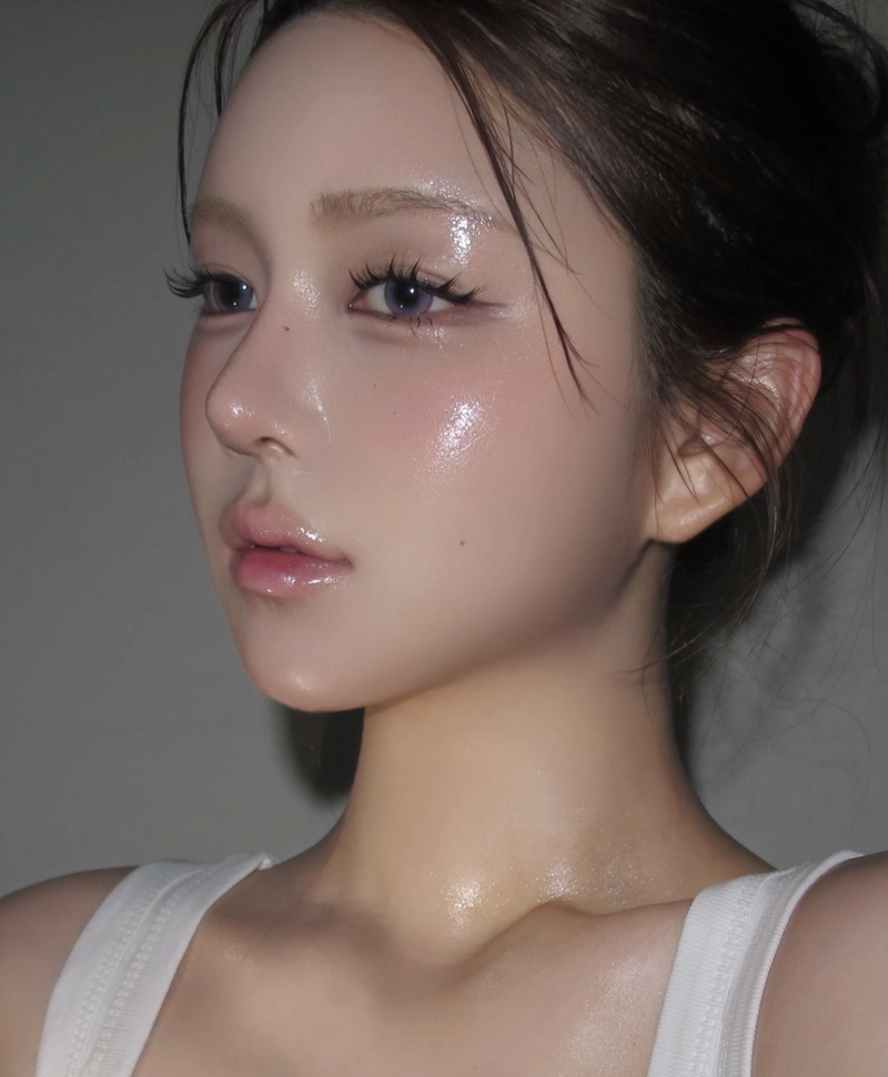 confident beauty highlighted in new style girl dp