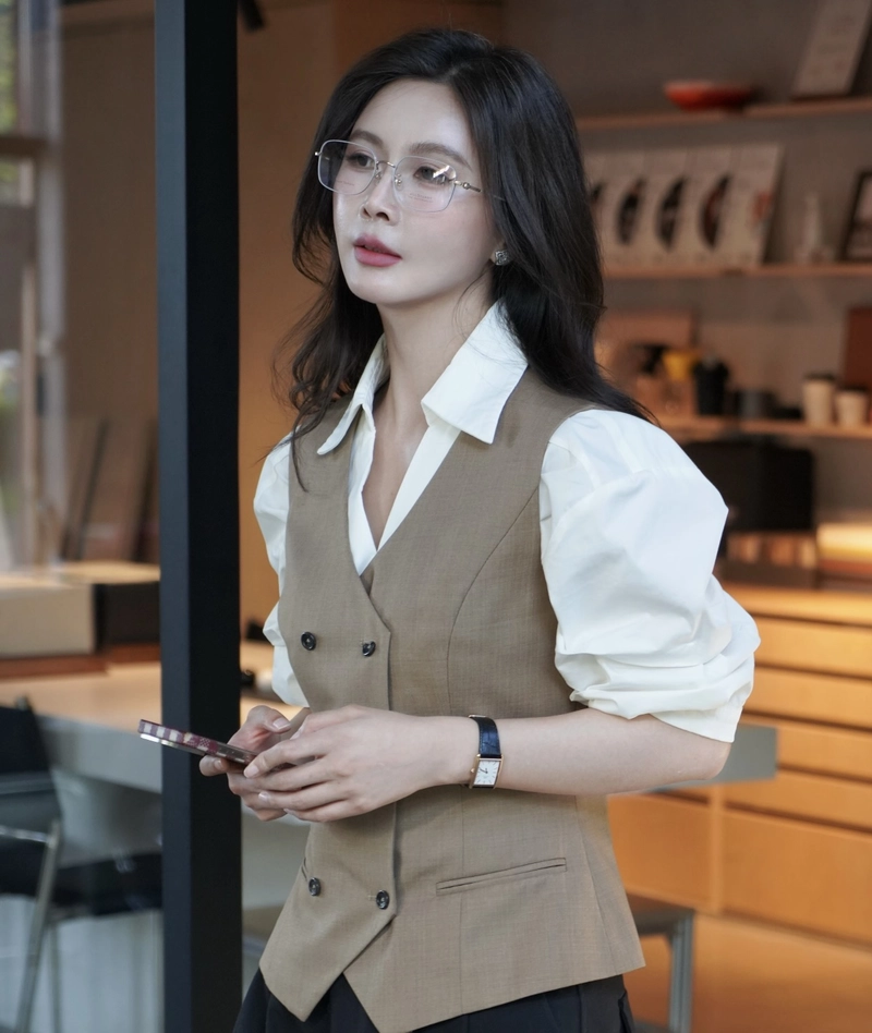 confident fashion style and girls power dp vibes
