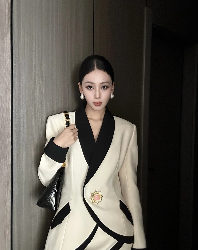 contemporary style inspiration with suit girl dp